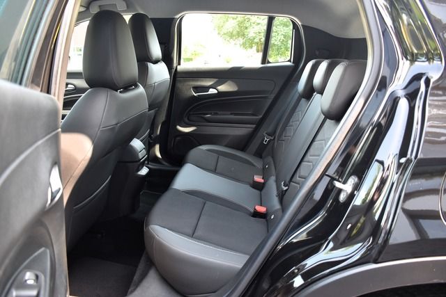 Fahrzeugabbildung Jeep Avenger Altitude 1.2 74 kW LED*CARPLAY*KLIMA*SHZ