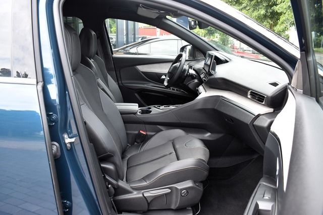 Fahrzeugabbildung Peugeot 3008 GT PT 130 EAT8*FULL-LED*NAV*SHZ*FOCAL*KLIMA