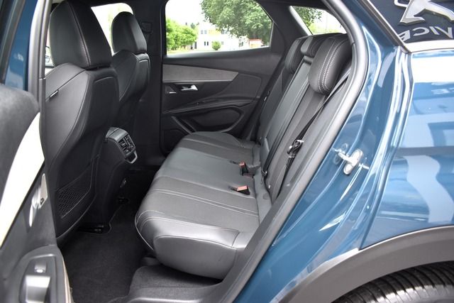 Fahrzeugabbildung Peugeot 3008 GT PT 130 EAT8*FULL-LED*NAV*SHZ*FOCAL*KLIMA