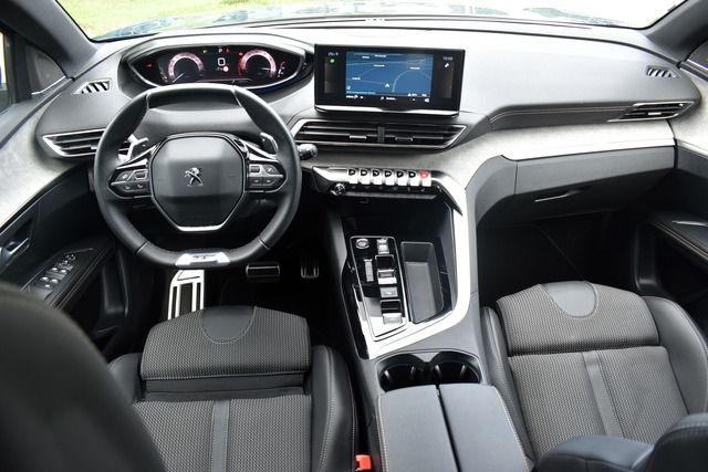 Fahrzeugabbildung Peugeot 3008 GT PT 130 EAT8*FULL-LED*NAV*SHZ*FOCAL*KLIMA