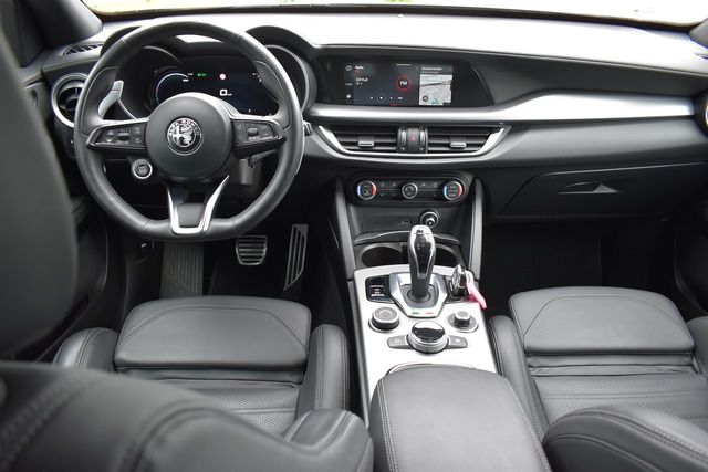 Fahrzeugabbildung Alfa Romeo Stelvio 2.0 TURBO*VELOCE*BLACK*MATRIX*FACELIFT**