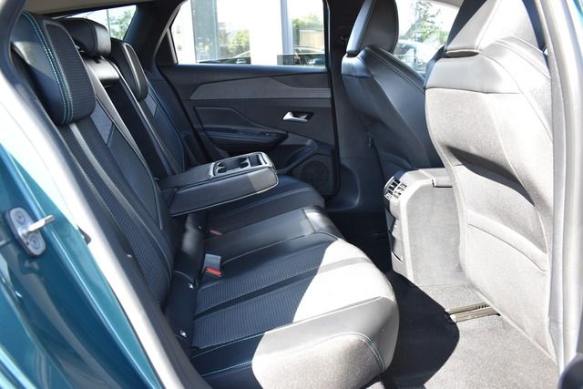 Fahrzeugabbildung Peugeot 308 SW ALLURE PT 130 EAT8*CARPLAY*MATRIX*FACELIF