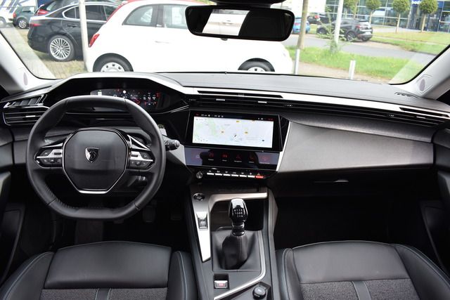 Fahrzeugabbildung Peugeot 308 SW ALLURE PT 130 FACELIFT*CARPLAY*MATRIX*TOP