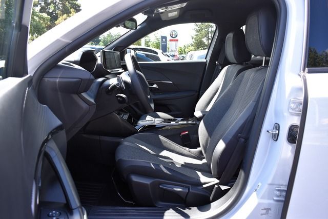 Fahrzeugabbildung Peugeot 2008 ALLURE PT 130 EAT8*FACELIFT*MATRIX*KEYLESS*