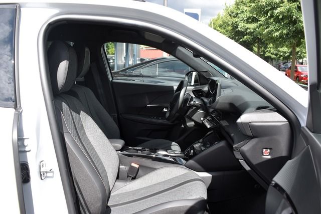 Fahrzeugabbildung Peugeot 2008 ALLURE PT 130 EAT8*FACELIFT*MATRIX*KEYLESS*