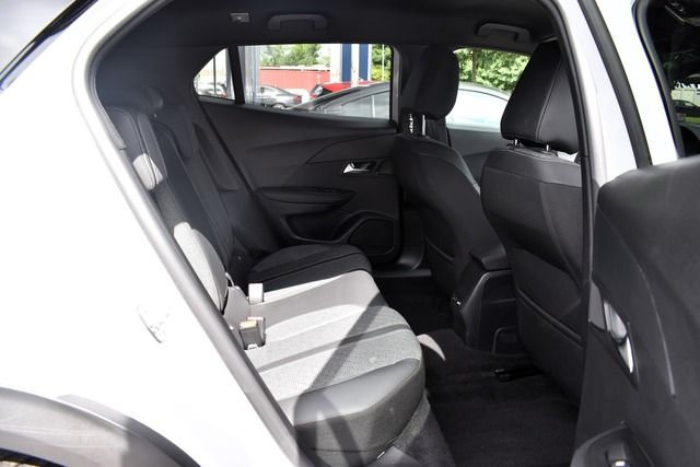 Fahrzeugabbildung Peugeot 2008 ALLURE PT 130 EAT8*FACELIFT*MATRIX*KEYLESS*