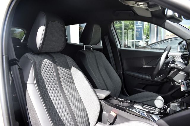 Fahrzeugabbildung Peugeot 2008 ALLURE PT 130 EAT8*FACELIFT*MATRIX*KEYLESS*