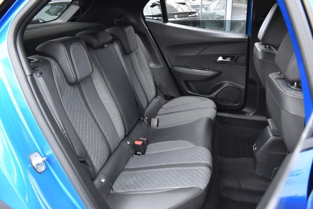 Fahrzeugabbildung Peugeot 2008 ALLURE PT 130 EAT8*FACELIFT*MATRIX*KEYLESS*