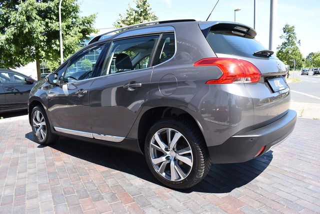 Fahrzeugabbildung Peugeot 2008 1.2 PT 130 ALLURE SHZ*ALU*WENIG KM*GARANTIE