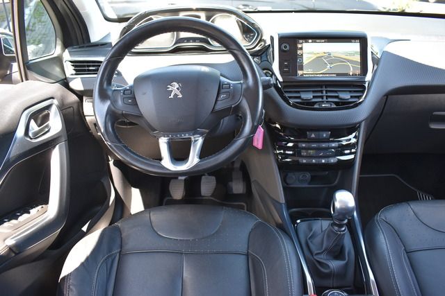 Fahrzeugabbildung Peugeot 2008 1.2 PT 130 ALLURE SHZ*ALU*WENIG KM*GARANTIE