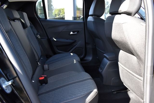 Fahrzeugabbildung Peugeot 208 ALLURE PT 100 EAT8*FACELIFT*NAVI*CARPLAY*TOP