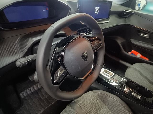 Fahrzeugabbildung Peugeot 208 ALLURE PT 100 EAT8*FACELIFT*NAVI*CARPLAY*TOP