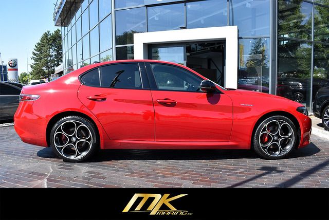 Fahrzeugabbildung Alfa Romeo Giulia VELOCE Q4*MATRIX*ACC*CARPLAY*F1*H&K SOUND