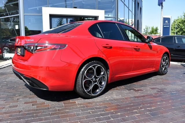 Fahrzeugabbildung Alfa Romeo Giulia VELOCE Q4*MATRIX*ACC*CARPLAY*F1*H&K SOUND