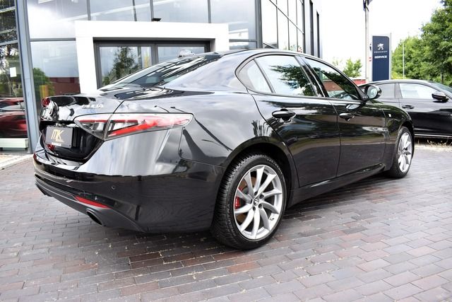 Fahrzeugabbildung Alfa Romeo Giulia TI TURBO Q4*MATRIX*ACC*AT8*MY23*TRAUMHAFT