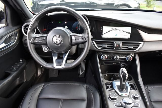 Fahrzeugabbildung Alfa Romeo Giulia TI TURBO Q4*MATRIX*ACC*AT8*MY23*TRAUMHAFT