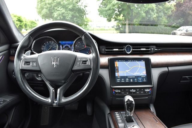 Fahrzeugabbildung Maserati Quattroporte GranLusso SQ4*EGSD*CARPLAY*NAV*BI-X