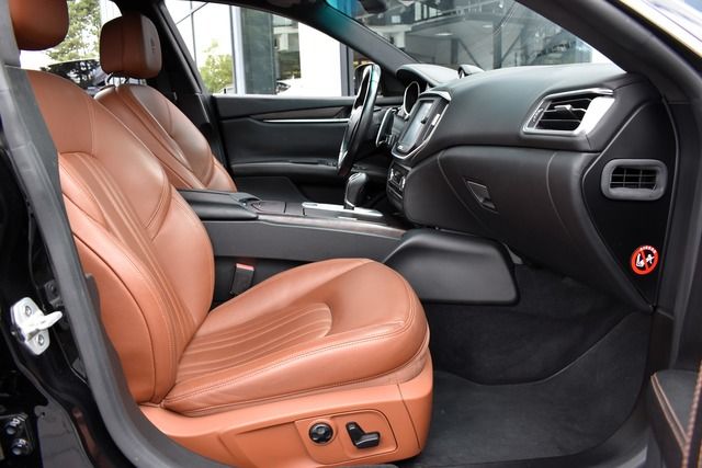 Fahrzeugabbildung Maserati Ghibli S Q4*SPORT*20 ZOLL*LEDER*XENON*SHZ*NAVI*