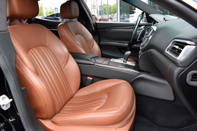 Fahrzeugabbildung Maserati Ghibli S Q4*SPORT*20 ZOLL*LEDER*XENON*SHZ*NAVI*