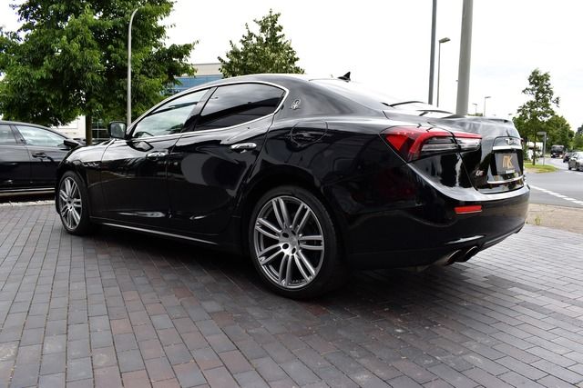 Fahrzeugabbildung Maserati Ghibli S Q4*SPORT*20 ZOLL*LEDER*XENON*SHZ*NAVI*