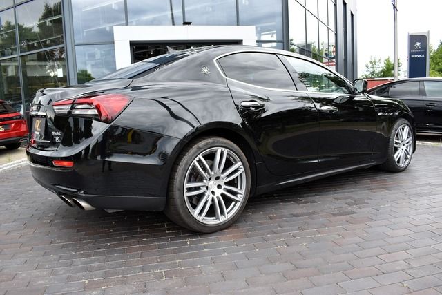 Fahrzeugabbildung Maserati Ghibli S Q4*SPORT*20 ZOLL*LEDER*XENON*SHZ*NAVI*