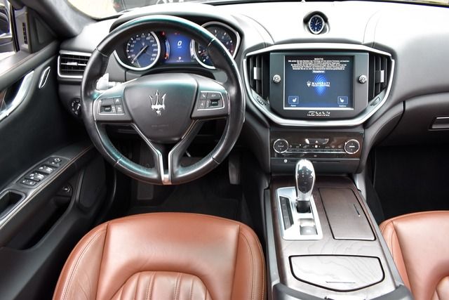 Fahrzeugabbildung Maserati Ghibli S Q4*SPORT*20 ZOLL*LEDER*XENON*SHZ*NAVI*