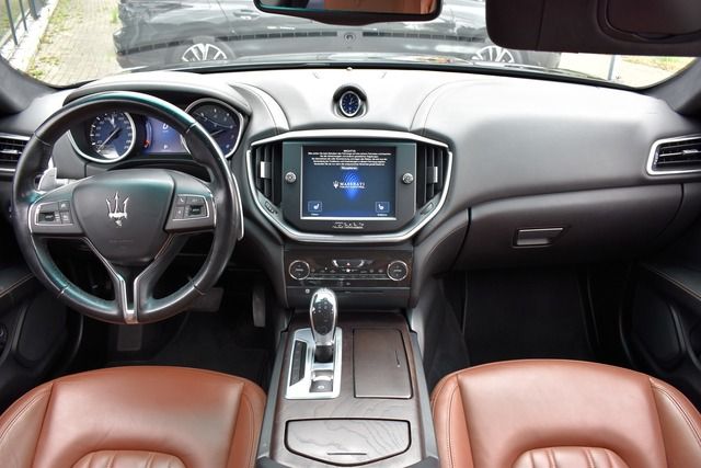 Fahrzeugabbildung Maserati Ghibli S Q4*SPORT*20 ZOLL*LEDER*XENON*SHZ*NAVI*