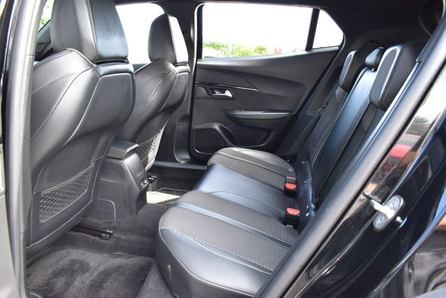 Fahrzeugabbildung Peugeot 2008 GT PT 130 EAT8 GT*MATRIX*BLACK-LINE*CARPLAY