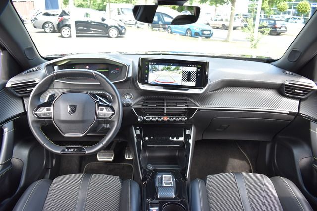 Fahrzeugabbildung Peugeot 2008 GT PT 130 EAT8 GT*MATRIX*BLACK-LINE*CARPLAY