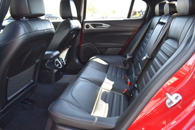 Fahrzeugabbildung Alfa Romeo Giulia VELOCE Q4*MATRIX*ACC*CARPLAY*F1*H&K SOUND