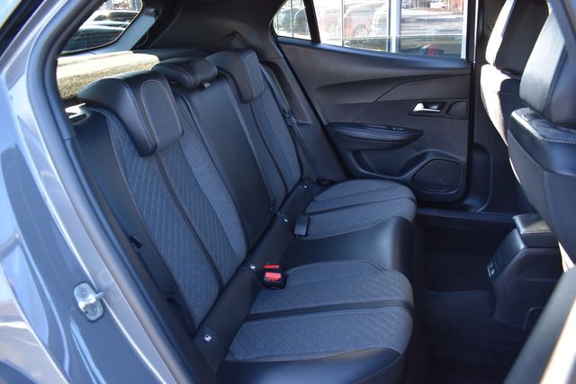 Fahrzeugabbildung Peugeot 2008 ALLURE PT 130 EAT8*FACELIFT*CARPLAY*NAVI*