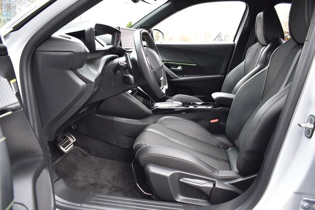 Fahrzeugabbildung Peugeot 2008 GT PT 130 EAT8 GT*MATRIX*BLACK-LINE*CARPLAY