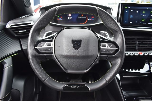 Fahrzeugabbildung Peugeot 2008 GT PT 130 EAT8 GT*MATRIX*BLACK-LINE*CARPLAY