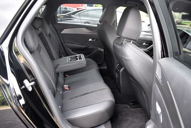 Fahrzeugabbildung Peugeot 308 SW GT PT 130 EAT8*MATRIX*CARPLAY*TRAUM*NAV*A