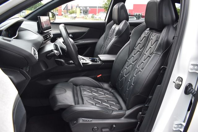 Fahrzeugabbildung Peugeot 3008 Hybrid4 300 GT e-EAT8 NAV*KLIMA*LED*TOP