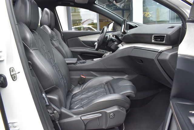 Fahrzeugabbildung Peugeot 3008 Hybrid4 300 GT e-EAT8 NAV*KLIMA*LED*TOP