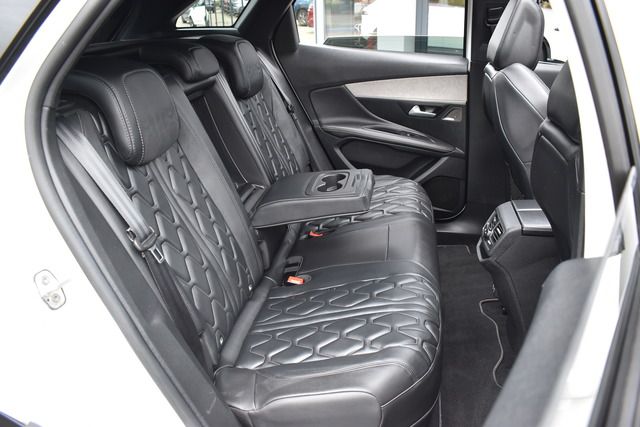 Fahrzeugabbildung Peugeot 3008 Hybrid4 300 GT e-EAT8 NAV*KLIMA*LED*TOP