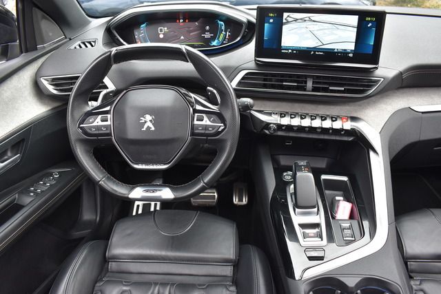 Fahrzeugabbildung Peugeot 3008 Hybrid4 300 GT e-EAT8 NAV*KLIMA*LED*TOP