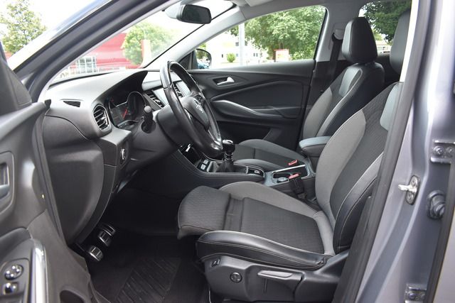 Fahrzeugabbildung Opel Grandland X 1.2 Turbo Innovation*ATM*CARPLAY*LED