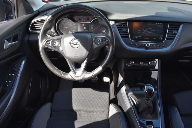 Fahrzeugabbildung Opel Grandland X 1.2 Turbo Innovation*ATM*CARPLAY*LED