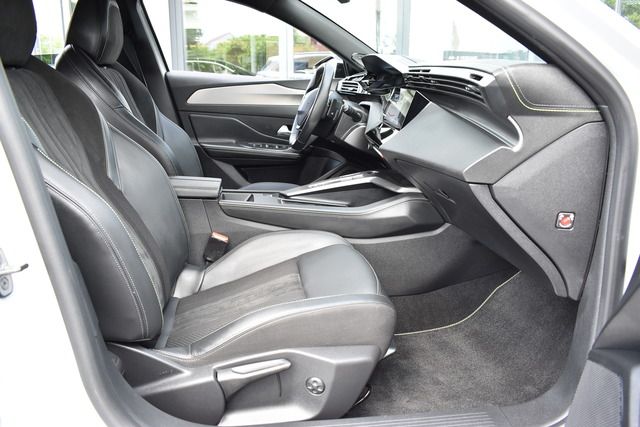 Fahrzeugabbildung Peugeot 308 SW GT PT 130 EAT8*MATRIX*CARPLAY*TRAUM*NAV*A