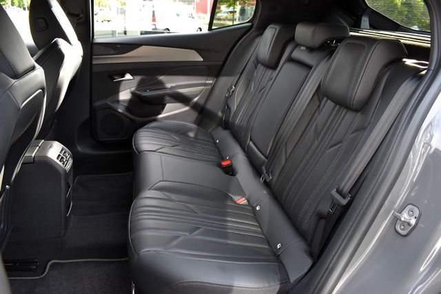 Fahrzeugabbildung Peugeot 408 GT PT 130 EAT8*MATRIX*FOCAL*CARPLAY*TRAUM*