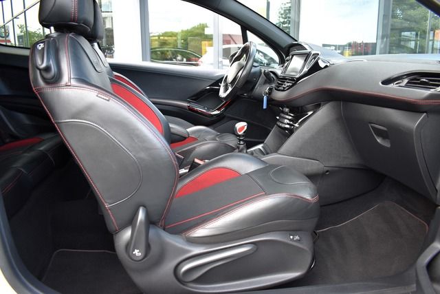 Fahrzeugabbildung Peugeot 208 GTi 1.6 THP 153 kW*KLIMA*NAVI*8FACH*REAR CAM