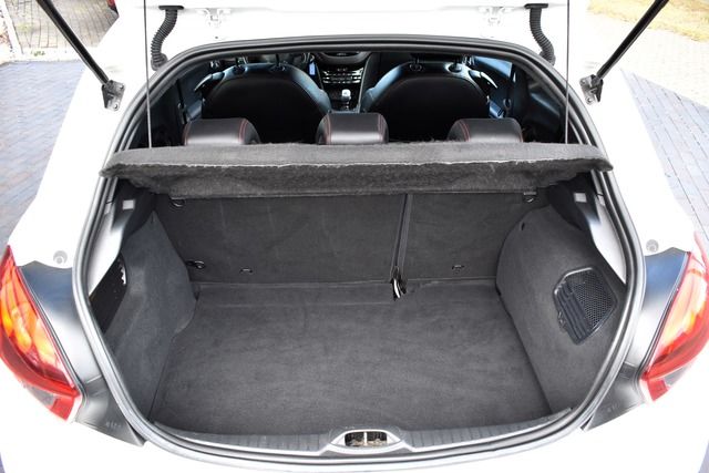 Fahrzeugabbildung Peugeot 208 GTi 1.6 THP 153 kW*KLIMA*NAVI*8FACH*REAR CAM