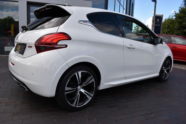 Fahrzeugabbildung Peugeot 208 GTi 1.6 THP 153 kW*KLIMA*NAVI*8FACH*REAR CAM