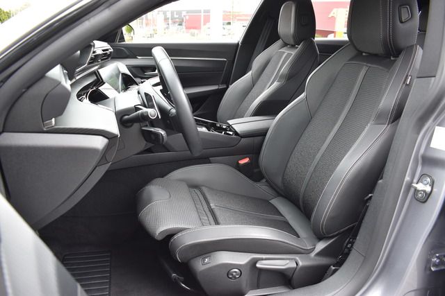 Fahrzeugabbildung Peugeot 508 SW Allure BlueHDi 130 EAT8*MATRIX*NAV*SHZ*