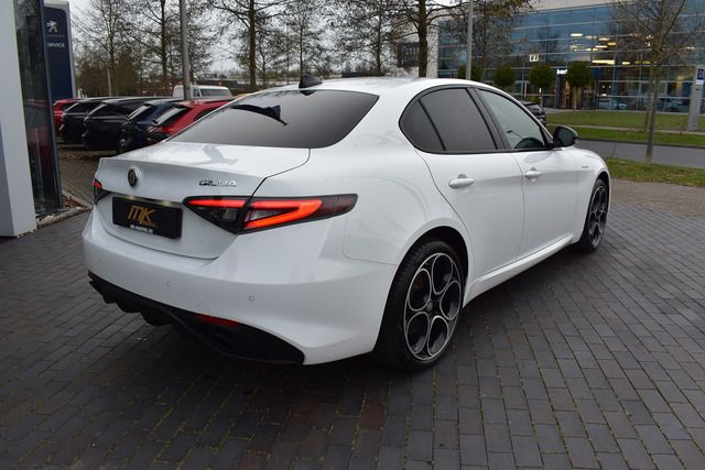 Fahrzeugabbildung Alfa Romeo Giulia VELOCE Q4*MATRIX*CARPLAY*NAVI*F1*TRAUM*