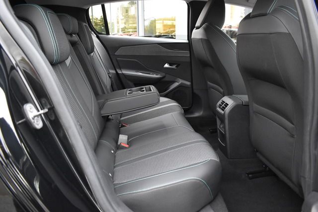 Fahrzeugabbildung Peugeot 308 ALLURE PT 130*LED*SHZ*CARPLAY*KEYLESS*NAV*AL