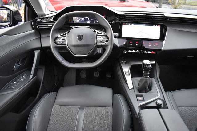 Fahrzeugabbildung Peugeot 308 ALLURE PT 130*LED*SHZ*CARPLAY*KEYLESS*NAV*AL