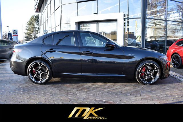 Fahrzeugabbildung Alfa Romeo Giulia VELOCE Q4*WENIG KM*MATRIX*F1*H&K*CARPLAY*